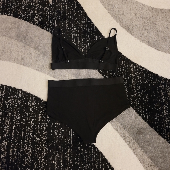 FN Brand Black Ribbed Boyfriend Shorts & Bra Set - Picture 4 of 5